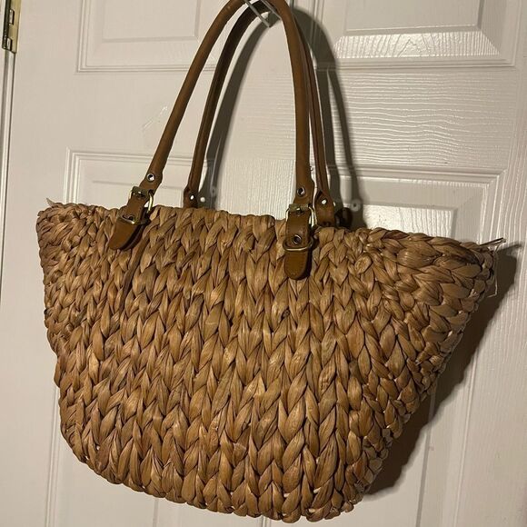 Straw Studio Tan Woven straw large Tote Bag with synthetic brown straps. - Picture 2 of 16
